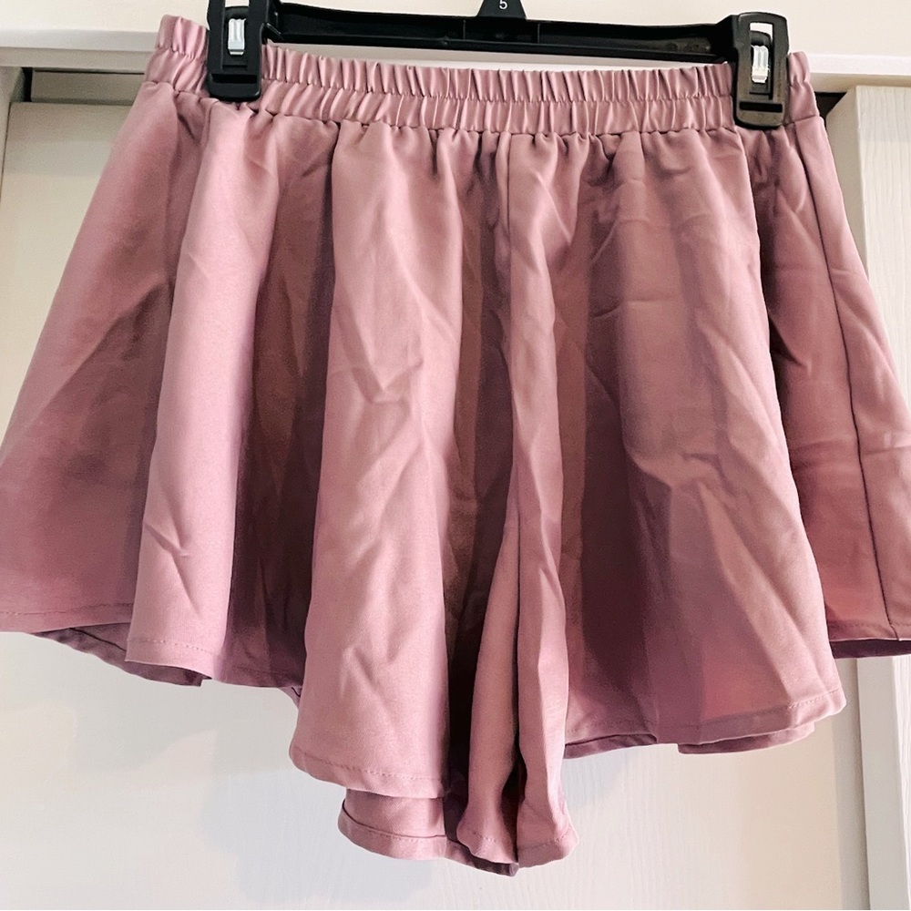 Like new Prettylittlething flowing shorts women’s 6